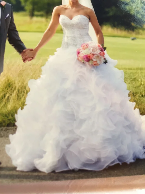 Weekend Deal Allure Bridals C220