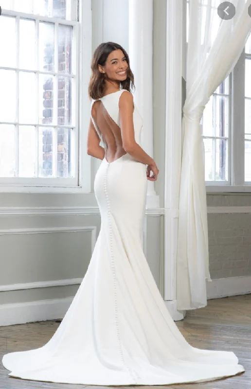 Instant Savings Theia Farrah