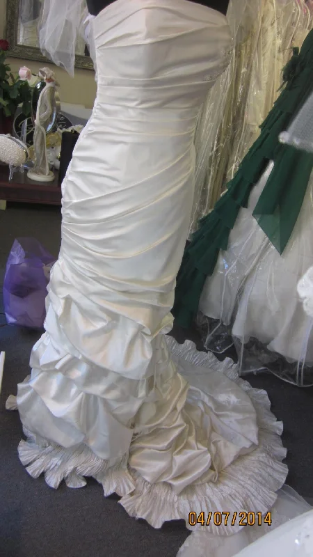 Deep Discounts Allure Bridals C172