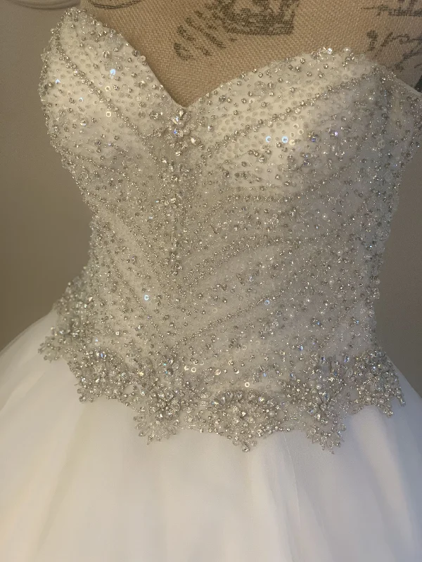 Huge Discounts Allure Bridals C303