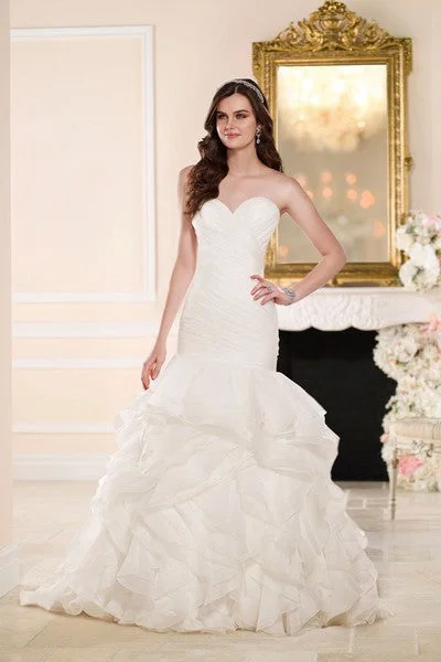 Weekend Special Stella York 6090