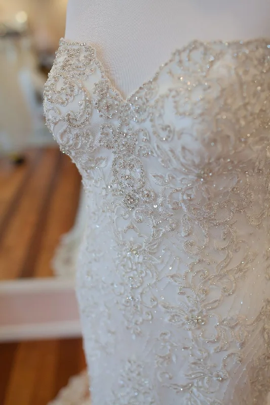 Quick Sale Allure Bridals C383