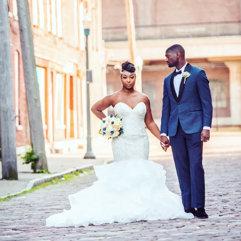 Steals and Deals Allure Bridals C367