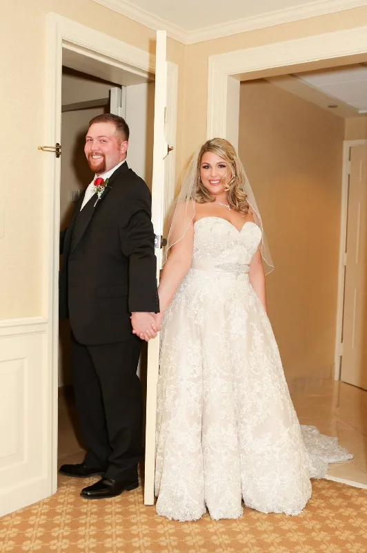 Year-End Clearance Allure Bridals C345