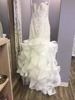Blowout Sale Allure Bridals c389