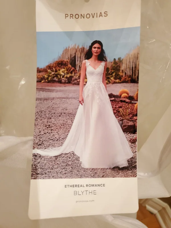 Price Slash Pronovias Blythe (off white)