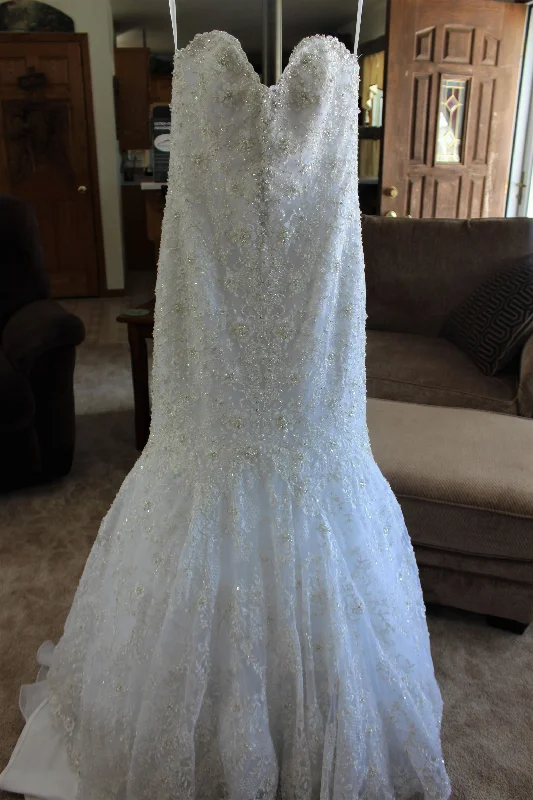 Must-Have Deals Allure Bridals C200