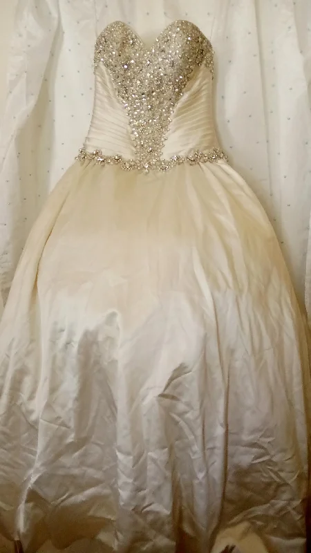 Massive Deals Allure Bridals C240
