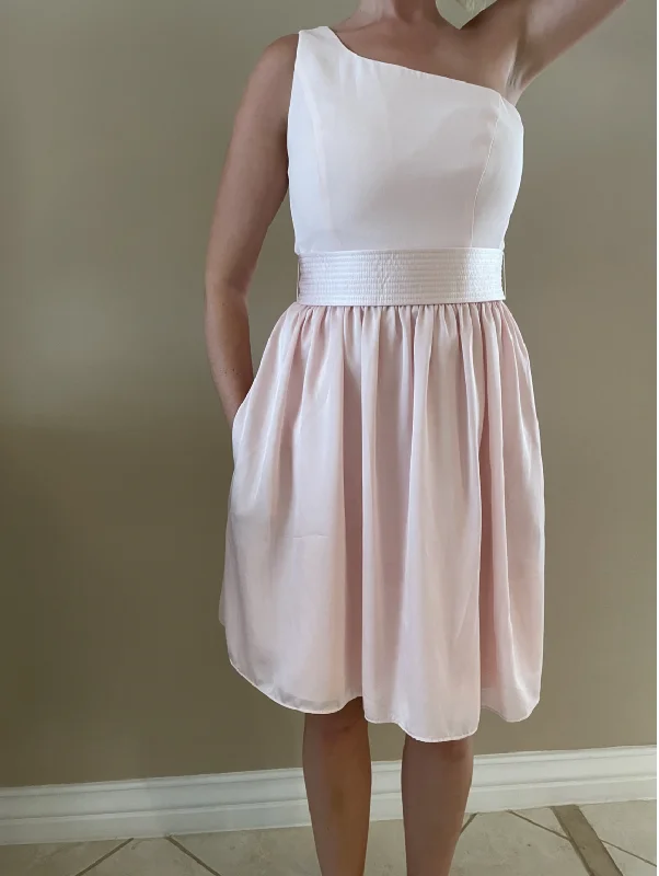 Today’s Deal David's Bridal Short, one shoulder, with pockets, petal color