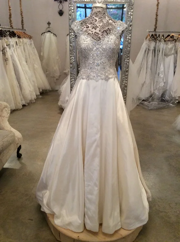 Clearance Sale Allure Bridals C305