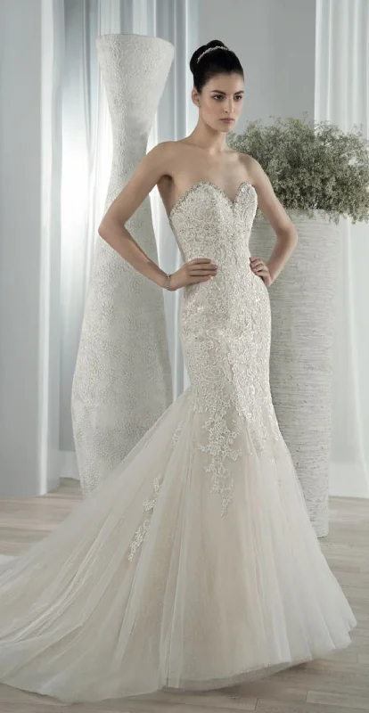 Discount Extravaganza Demetrios 590