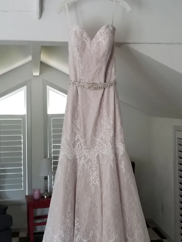Daily Specials Allure Bridals C2916