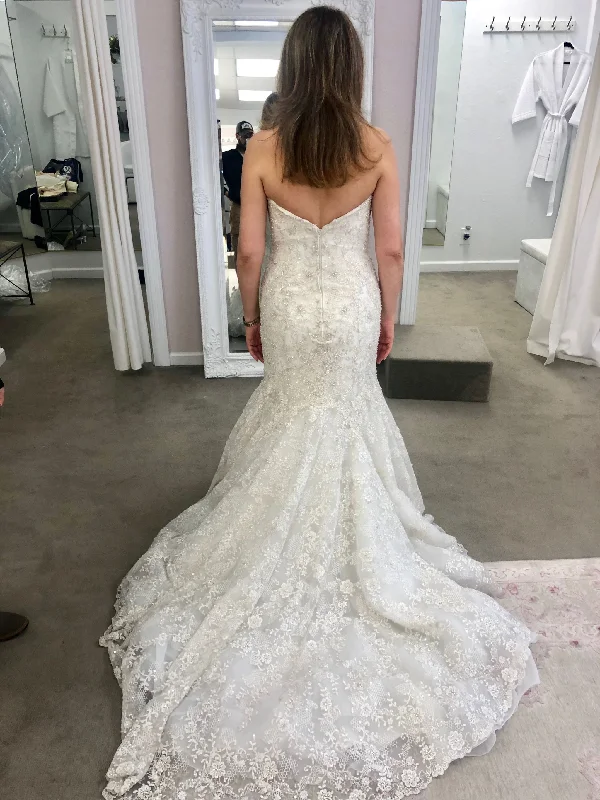 Reduced Prices Allure Bridals C200