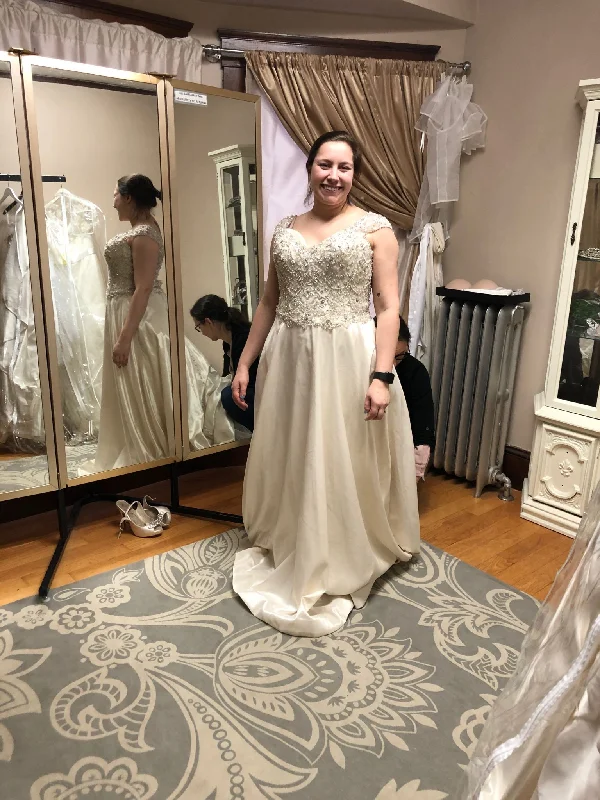 Take Advantage Allure Bridals C305