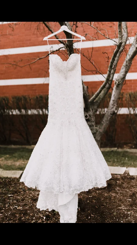 Daily Deals Allure Bridals C200