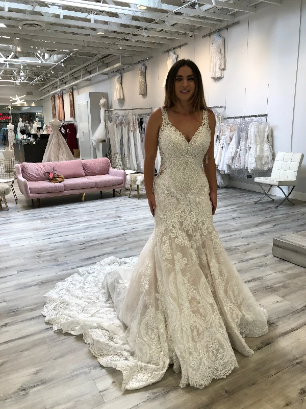 Deal Explosion Allure Bridals C504