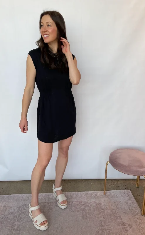 Super Deal The Rowan Textured Knit Dress